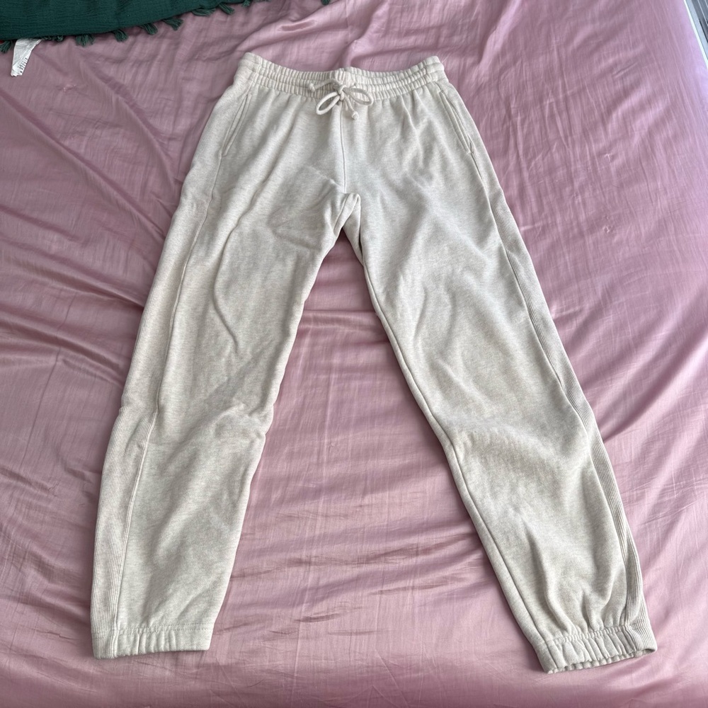 Aritzia TNA Cozy Fleece Boyfriend Sweatpants - light grey